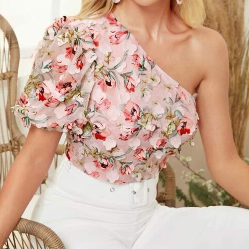 One Shoulder 3D Floral Crop Top
